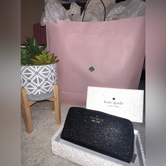 Kate Spade ♠️ black wallet, glitter with gold detail Christmas gift New Years - Picture 2 of 16